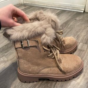 Brown fur winter boots
